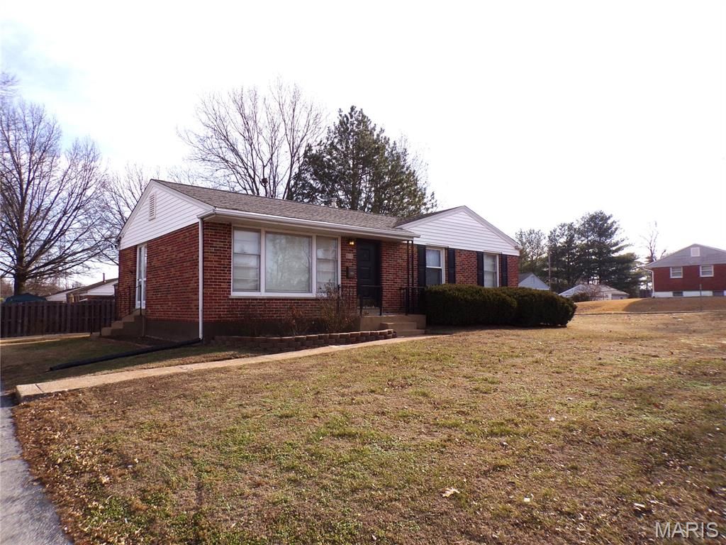 Photo of 860 Graham Road, Florissant, MO 63031 (MLS # 26003269)