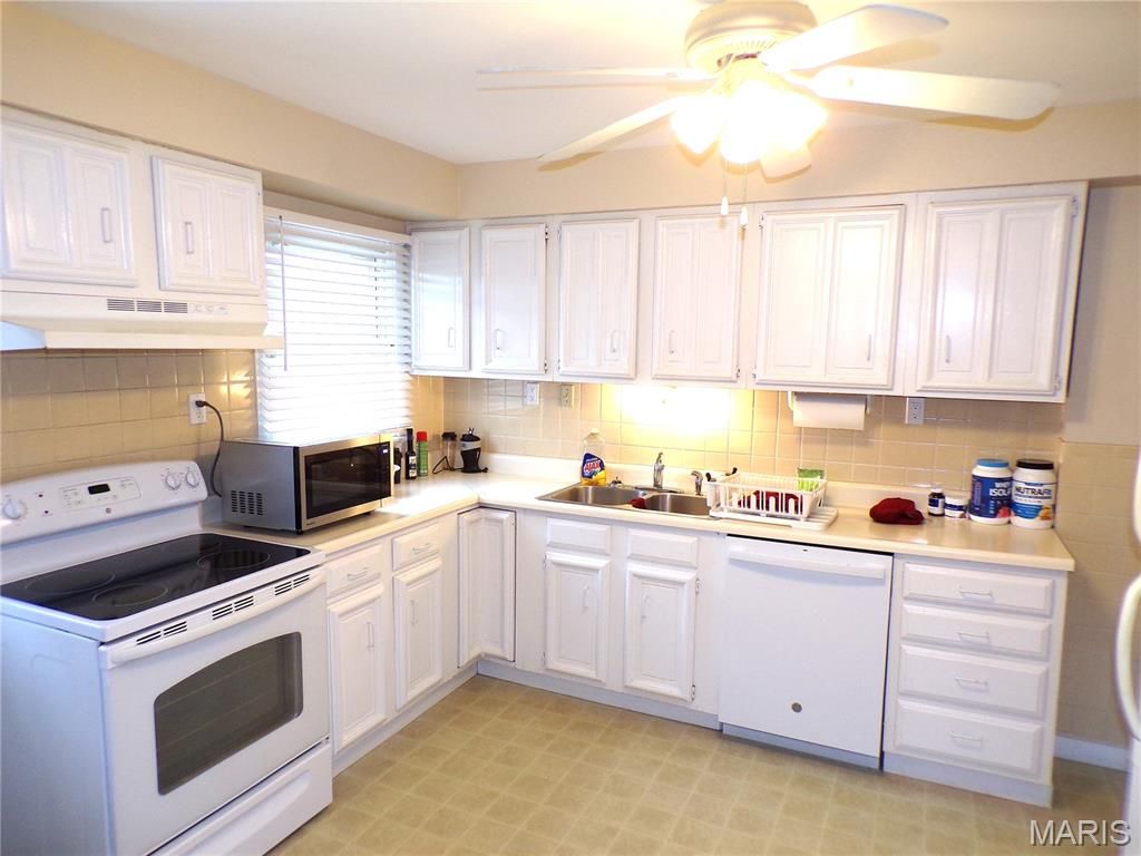 Photo of 860 Graham Road, Florissant, MO 63031 (MLS # 26003269)