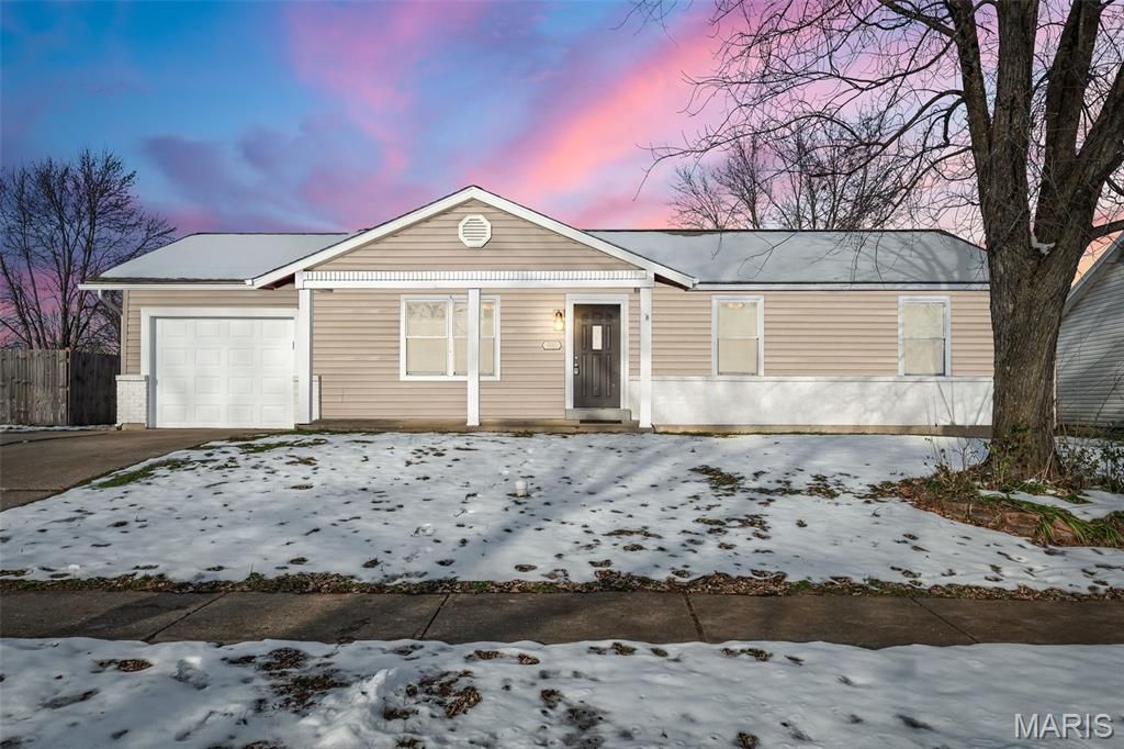 Photo of 1083 Crestwood Lane, OFallon, MO 63366 (MLS # 25077192)