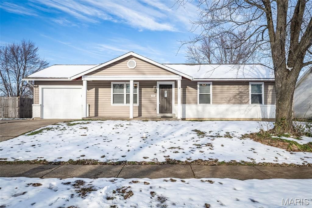Photo of 1083 Crestwood Lane, OFallon, MO 63366 (MLS # 25077192)