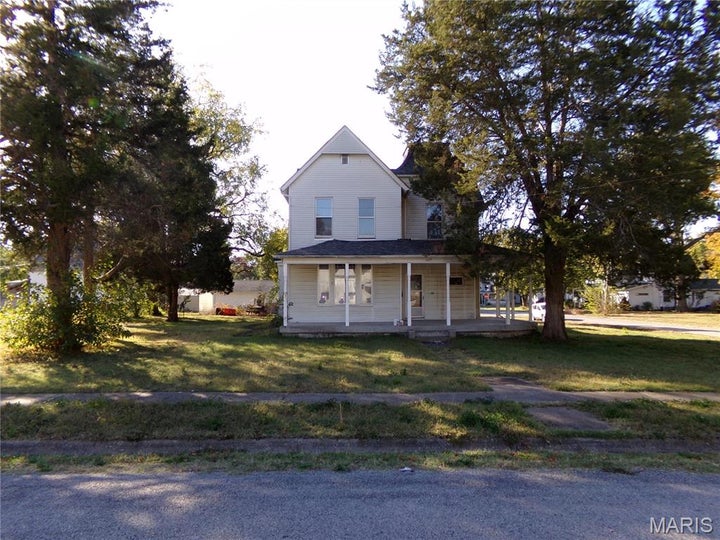 Photo 1 of 14 — 502 S Hamilton Street, Marissa, IL 62257