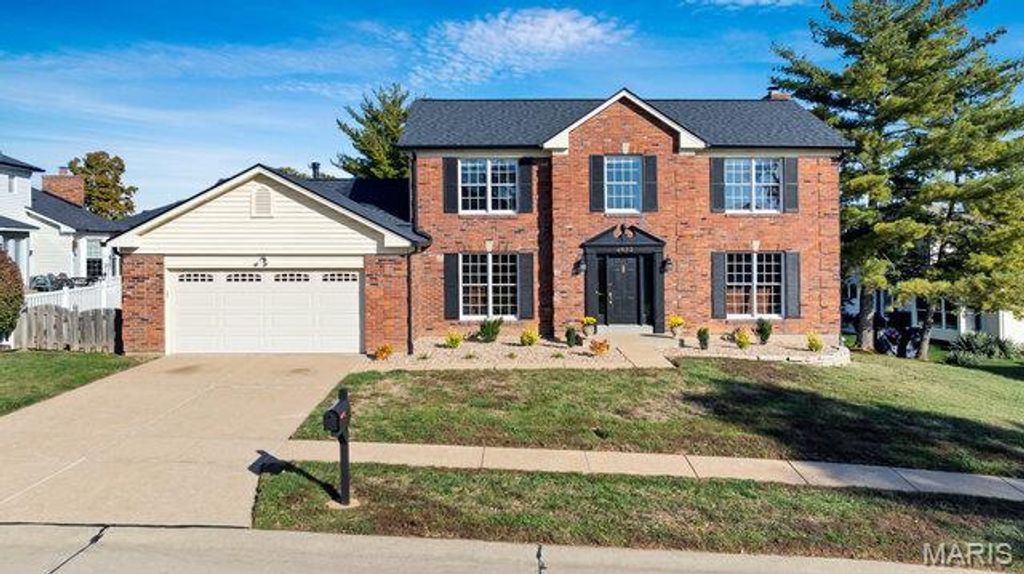 Photo of 4923 Southridge Park Drive, Unincorporated, MO 63129 (MLS # 25063763)