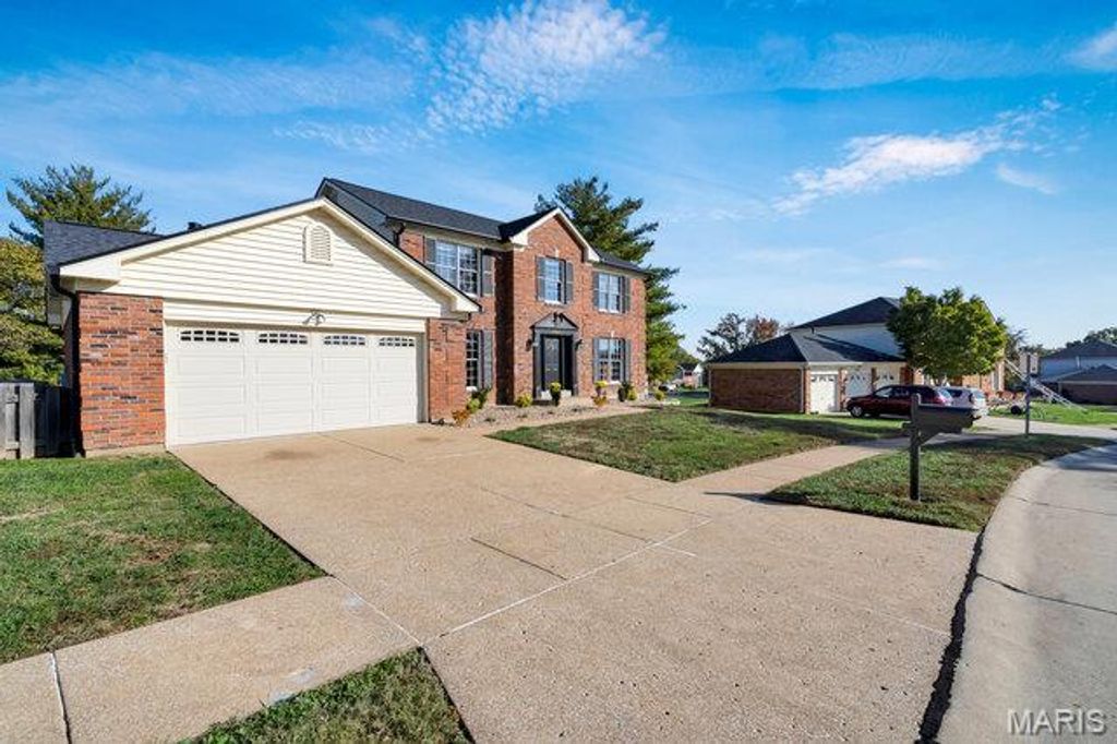 Photo of 4923 Southridge Park Drive, Unincorporated, MO 63129 (MLS # 25063763)