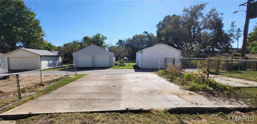 Foys Ivanhoe Add - Residential