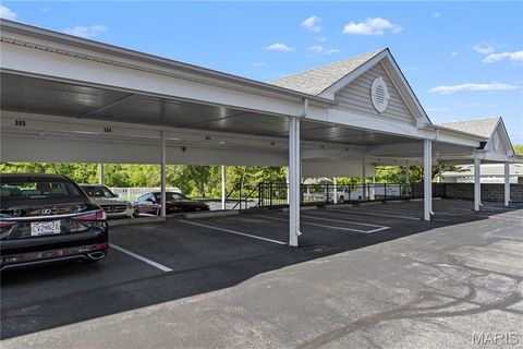 Tiny photo for 1 Monarch Trace Court #303, Chesterfield, MO 63017 (MLS # 26027527)