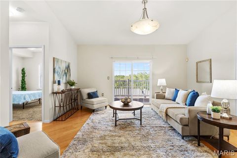 Tiny photo for 1 Monarch Trace Court #303, Chesterfield, MO 63017 (MLS # 26027527)