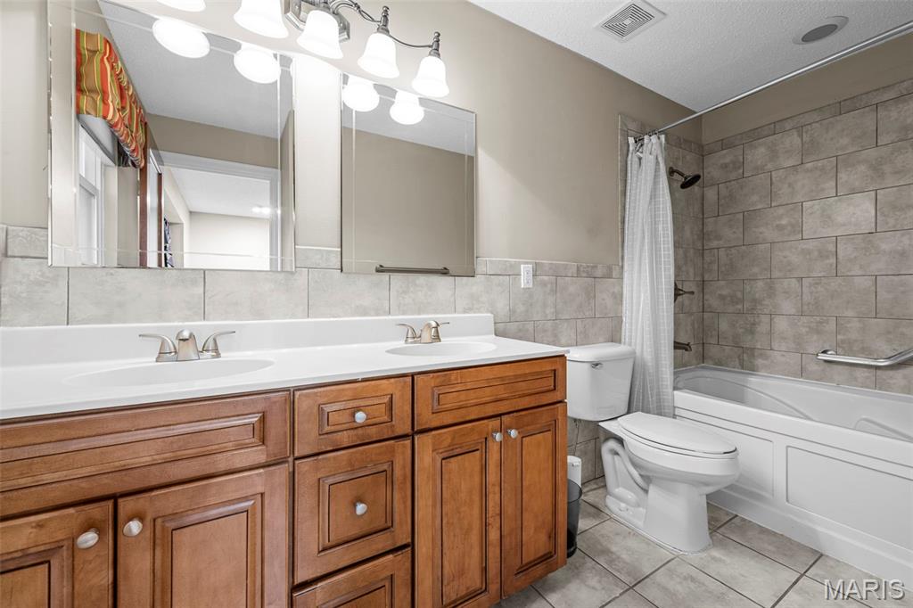 Somerset Ridge 3 27O120020 8 - Residential