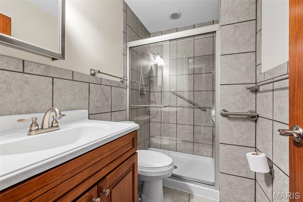 Somerset Ridge 3 27O120020 8 - Residential