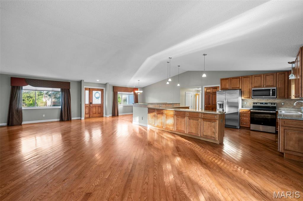 Somerset Ridge 3 27O120020 8 - Residential