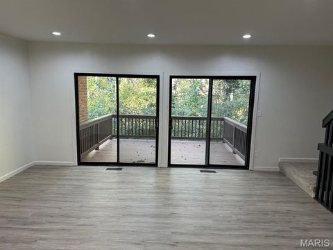 Tiny photo for 1933 Meadowtree Lane, Kirkwood, MO 63122 (MLS # 25067524)