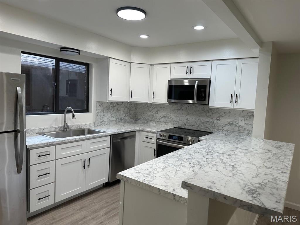 1933 Meadowtree Lane