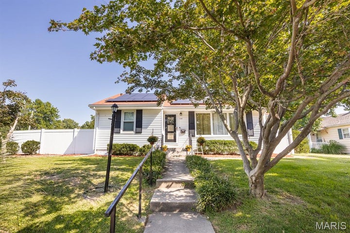 Photo 1 of 32 — 149 S 33rd Street, Belleville, IL 62226