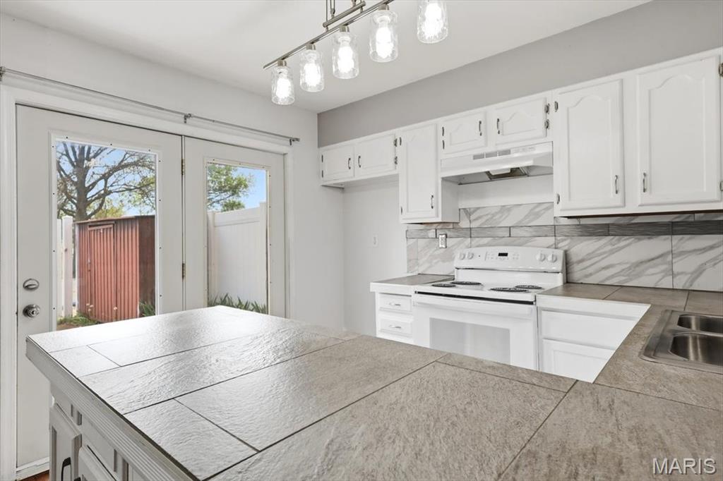 Hazelcrest Condo - Residential