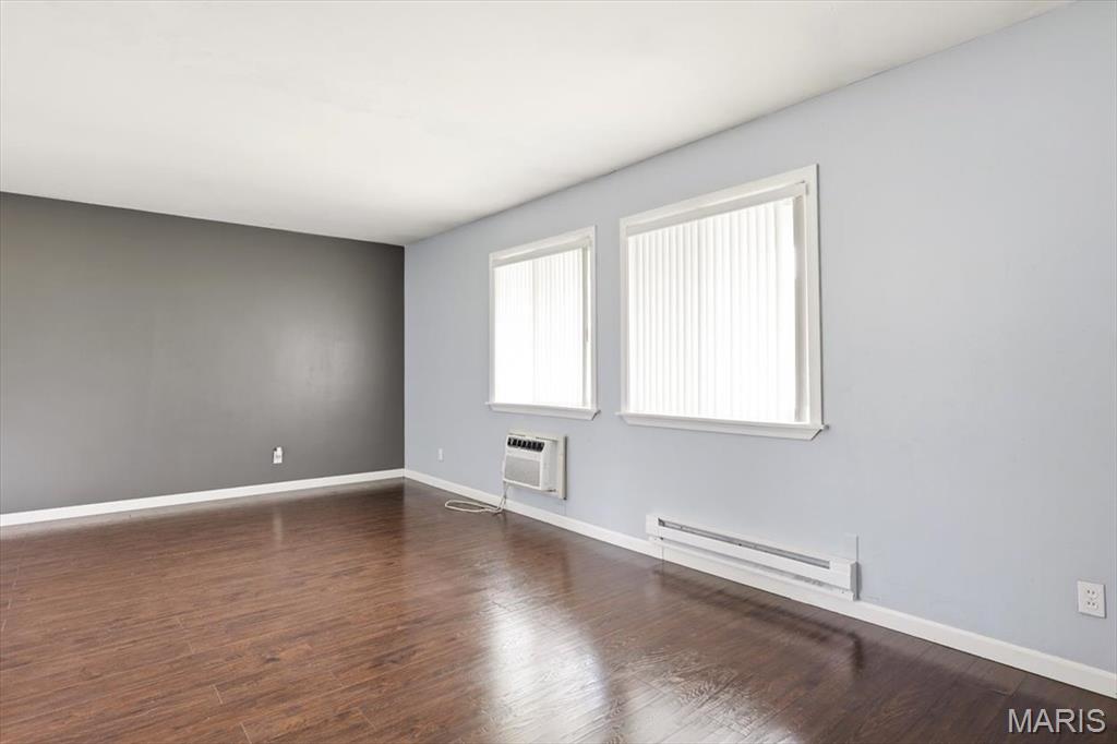 Hazelcrest Condo - Residential