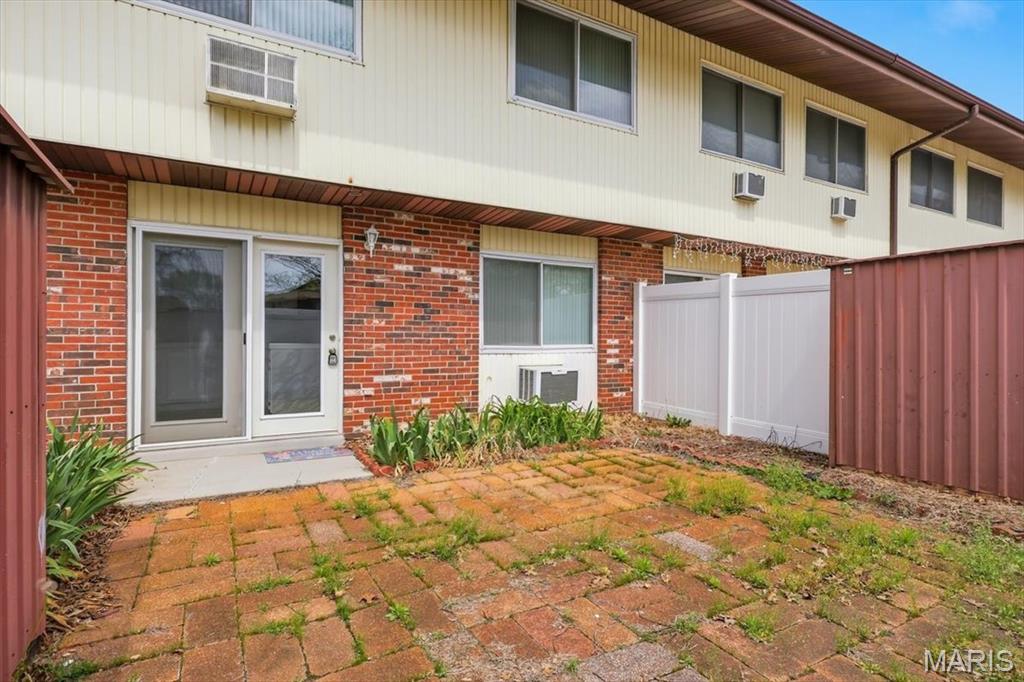 Hazelcrest Condo - Residential