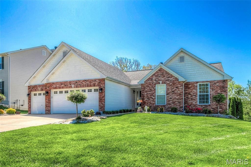 Photo of 25 Aspen Ridge Court, St Peters, MO 63376 (MLS # 26021206)