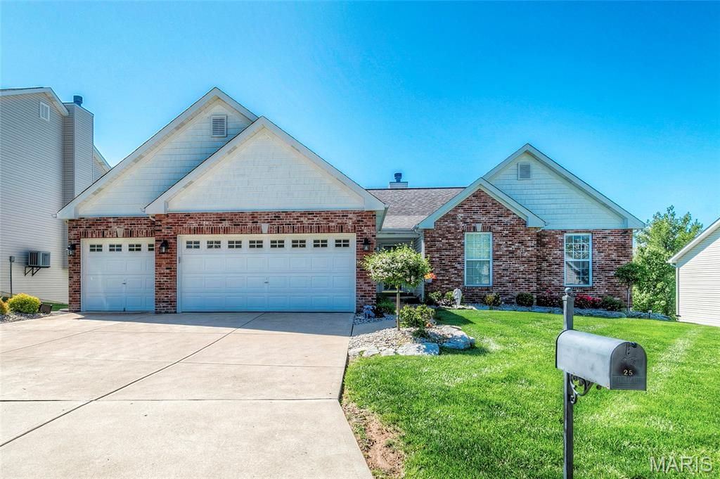 Photo of 25 Aspen Ridge Court, St Peters, MO 63376 (MLS # 26021206)