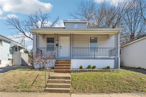 Photo of 4695 Primm Street, St Louis, MO 63116 (MLS # 26017871)