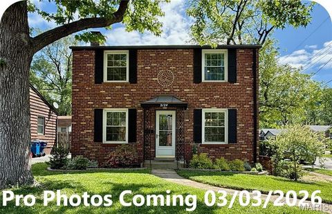Photo of 2124 Bredell Avenue, Maplewood, MO 63143 (MLS # 26011207)