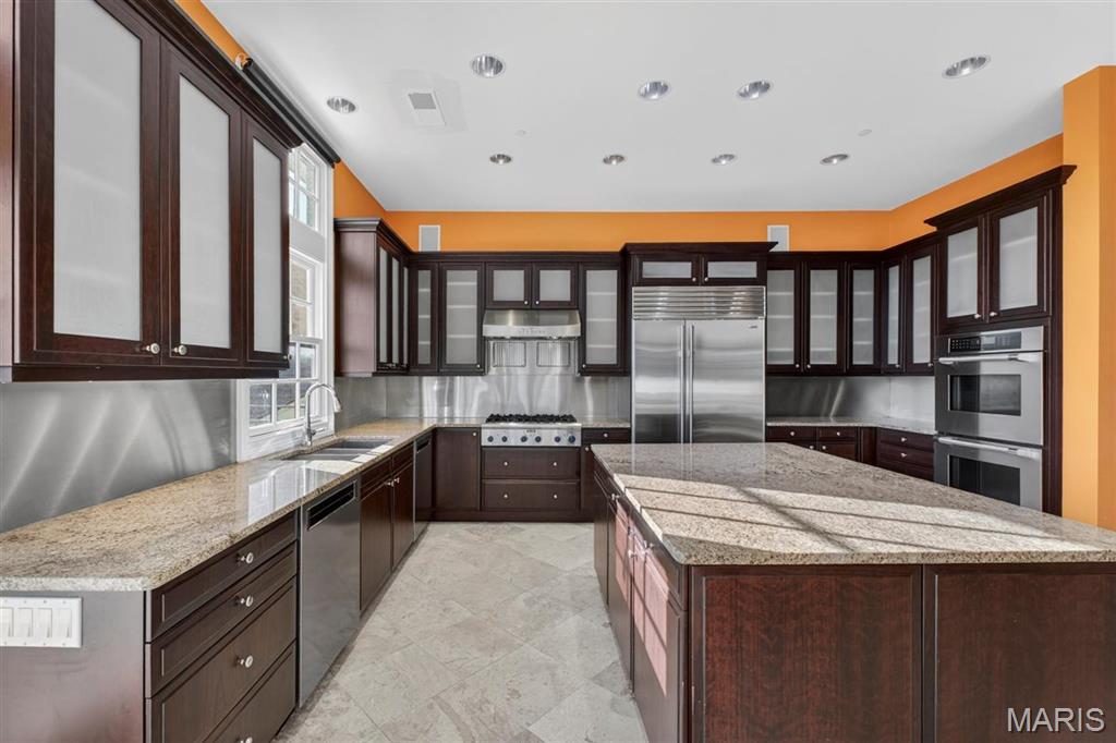 Forest Court Commons Condo - Residential