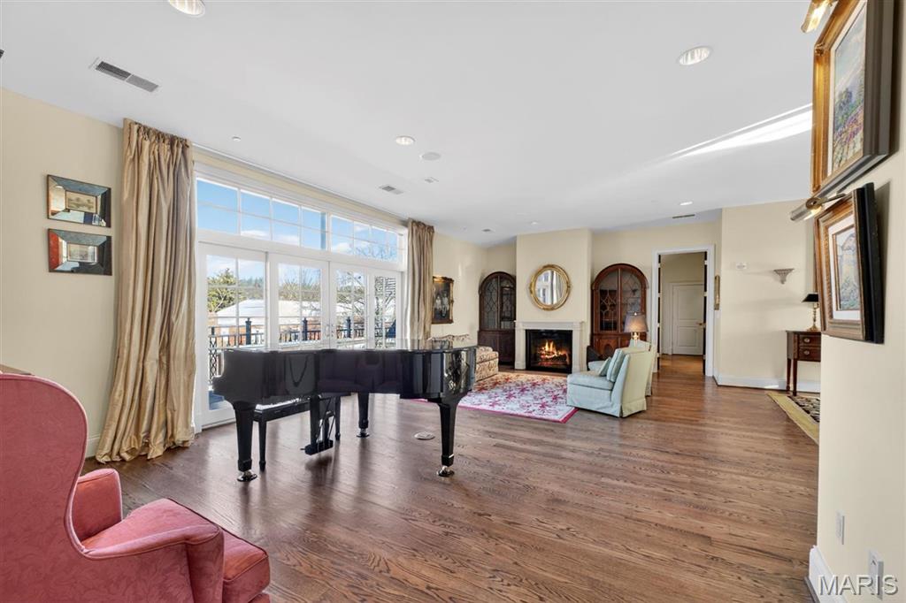 Forest Court Commons Condo - Residential