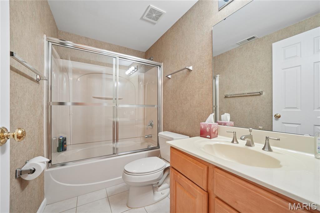 Villas At Ladue Bluffs One - Residential