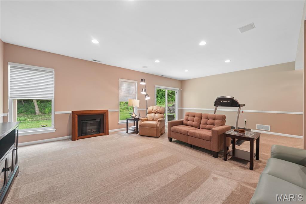 Villas At Ladue Bluffs One - Residential