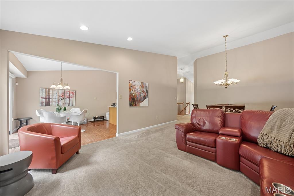 Villas At Ladue Bluffs One - Residential
