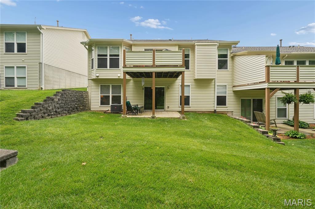 Villas At Ladue Bluffs One - Residential