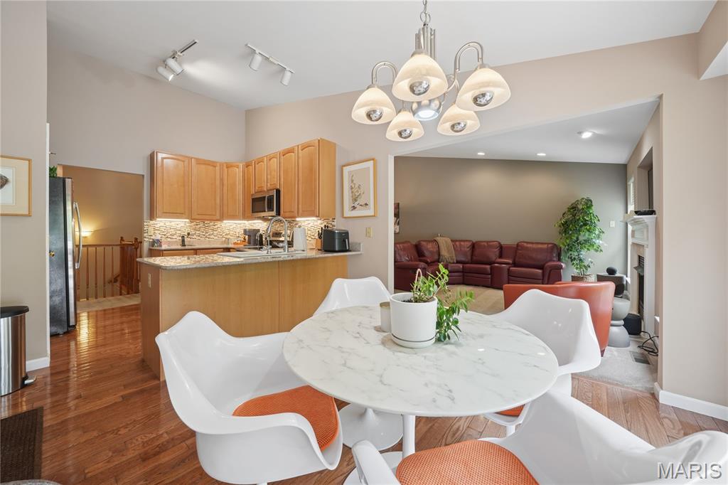 Villas At Ladue Bluffs One - Residential