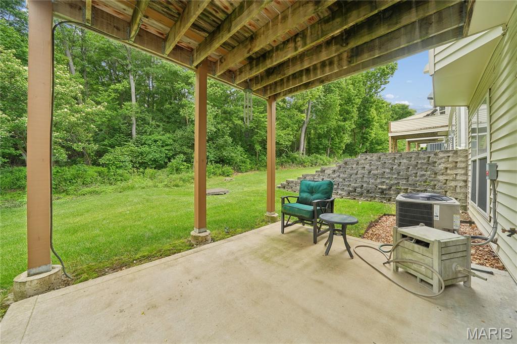 Villas At Ladue Bluffs One - Residential