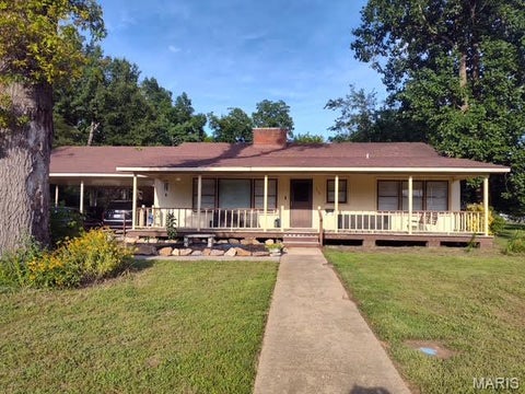 Photo of 406 Washington Street, Malden, MO 63863 (MLS # 26066957)