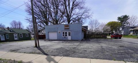 1013 Sherman Street Belleville IL 62221