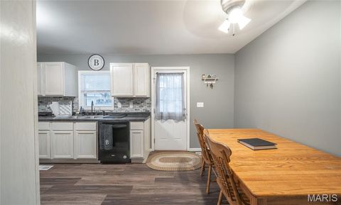 Tiny photo for 320 W South Street, Bowling Green, MO 63334 (MLS # 25065971)