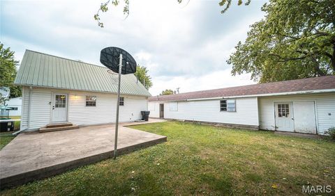 Tiny photo for 320 W South Street, Bowling Green, MO 63334 (MLS # 25065971)
