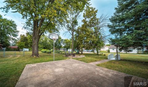 Tiny photo for 320 W South Street, Bowling Green, MO 63334 (MLS # 25065971)