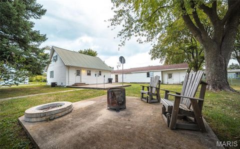 Tiny photo for 320 W South Street, Bowling Green, MO 63334 (MLS # 25065971)