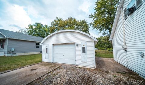 Tiny photo for 320 W South Street, Bowling Green, MO 63334 (MLS # 25065971)