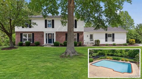 Photo of 1868 Newburyport Road, Chesterfield, MO 63005 (MLS # 26027062)