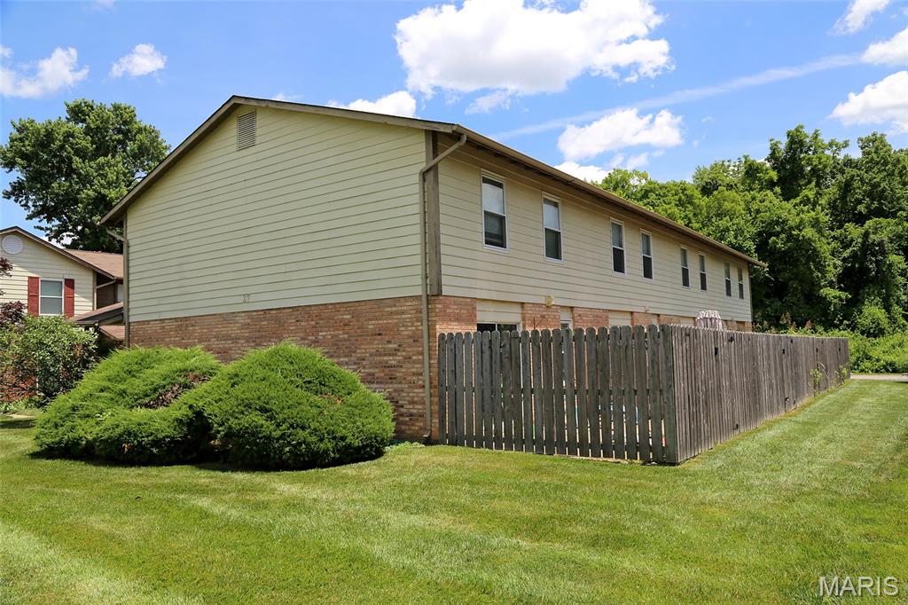 27 Park Charles Boulevard B
