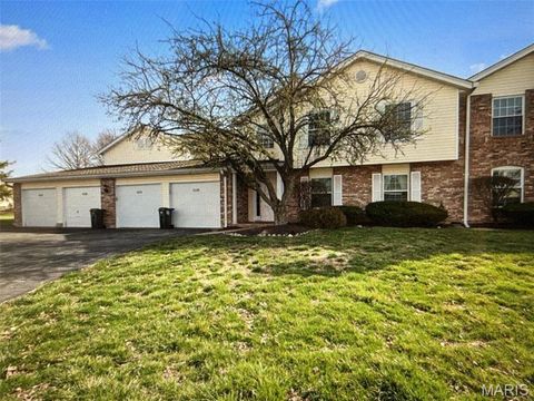 Photo of 1034 Windstream Drive #14, St Peters, MO 63376 (MLS # 26032168)