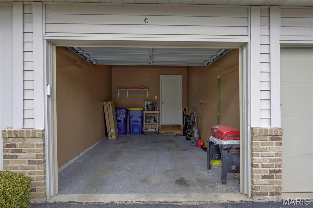 Treetop Condo One-M - Residential