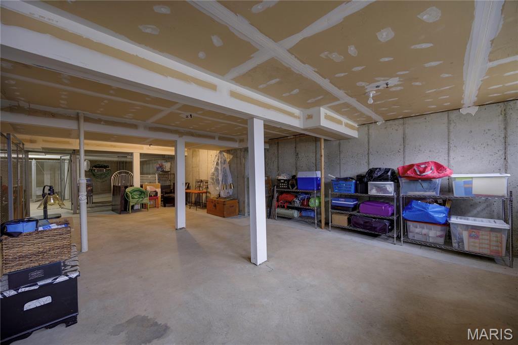 Treetop Condo One-M - Residential