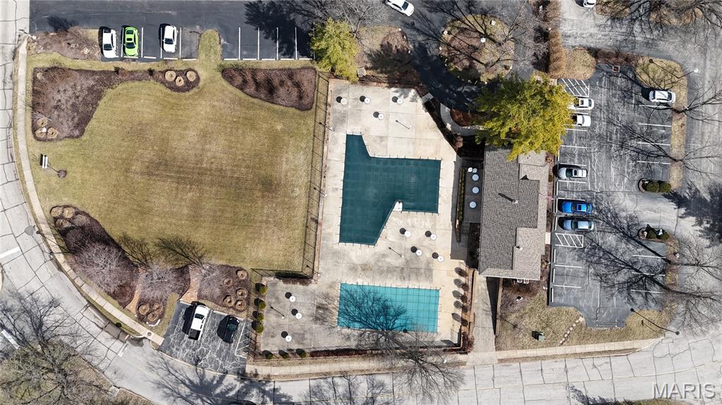 Treetop Condo One-M - Residential