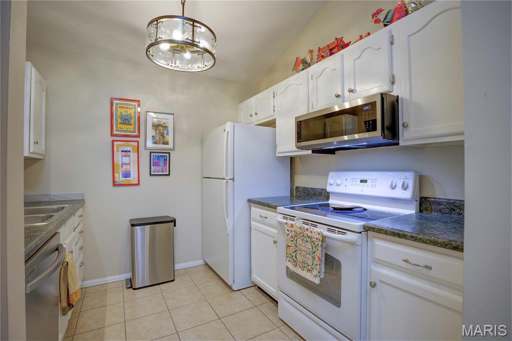 Treetop Condo One-M - Residential