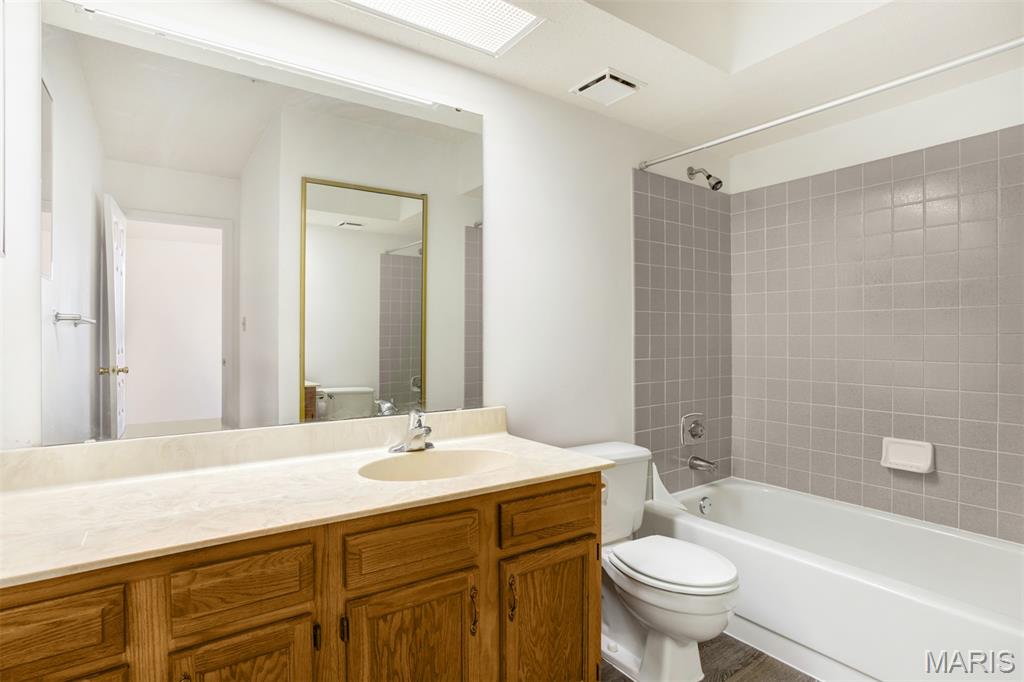 Parkside Condo Tr B - Residential