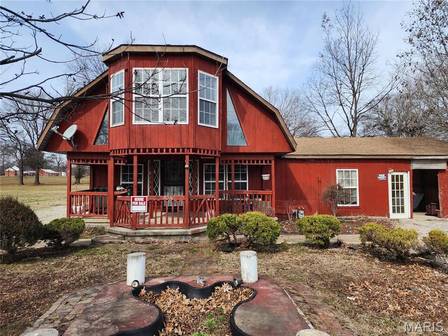 Check out this 1430 SF, two bedroom, one bath home in Campbell, MO.  This home need a little TLC but has tons of potential and is priced to sell quickly.  Sitting on almost a half acre lot with multiple outbuildings, this property will make someone a good home or supply rental income.  There is a 30X32 shop building with concrete floor and a small apartment building as well.  There is a lot of bang for the buck in this one.  Call for your personal tour today.