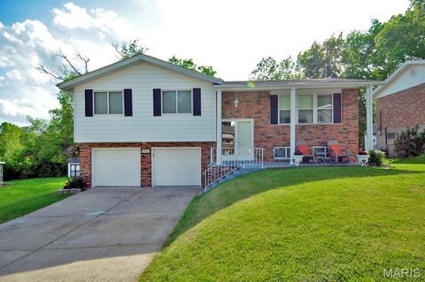 Photo of 1723 Melody Lane, Arnold, MO 63010 (MLS # 26026671)