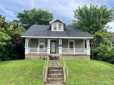 Photo of 1527 N Main Street, Cape Girardeau, MO 63701 (MLS # 26035388)