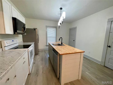 Tiny photo for 1527 N Main Street, Cape Girardeau, MO 63701 (MLS # 26035388)